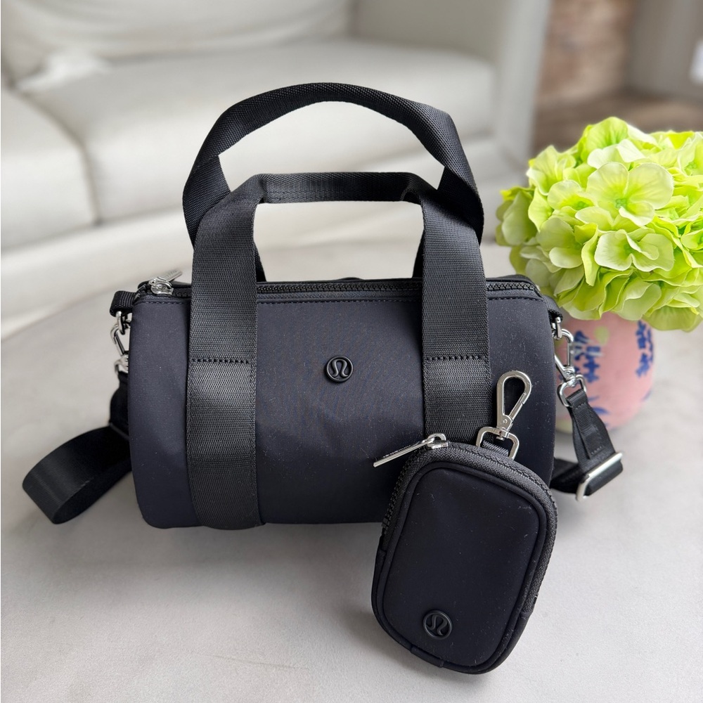 Lululemon Mini Barrel Duffle Bag 5L with Mini Pouch – Black